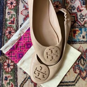 MINNIE TRAVEL BALLET WITH LEATHER LOGO